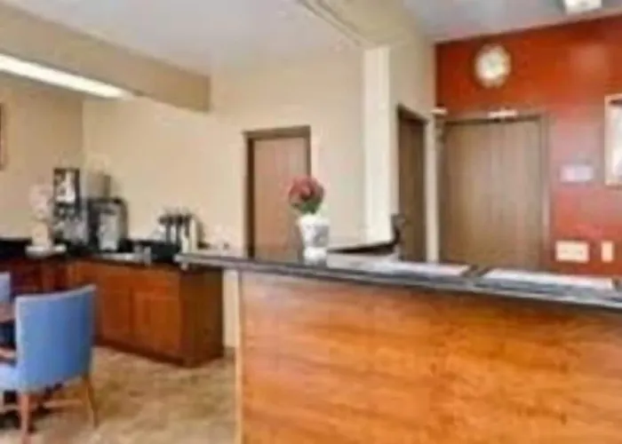 Hotel &