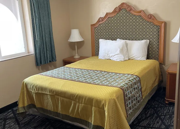 Hotel &
