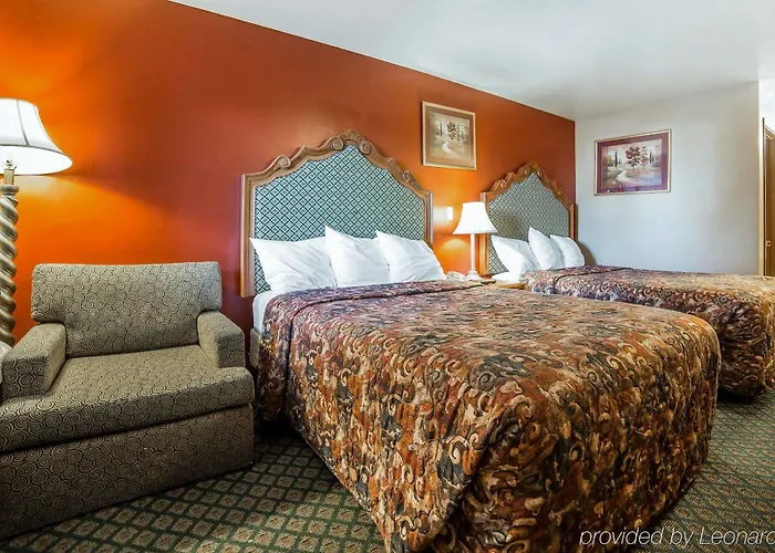 & Hotel Riverton