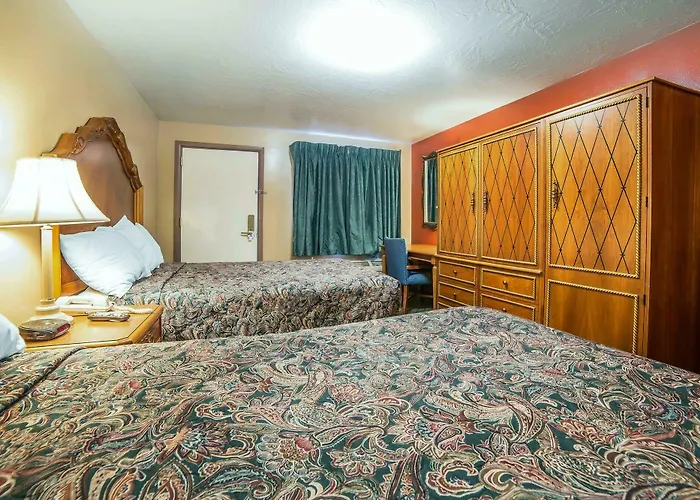 Hotel &